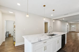 E 17th Ave-S2509-024.jpg