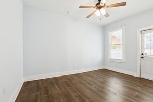 E 17th Ave-S2509-038.jpg