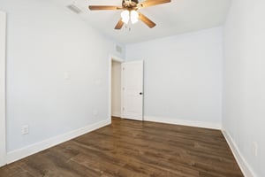 E 17th Ave-S2509-039.jpg