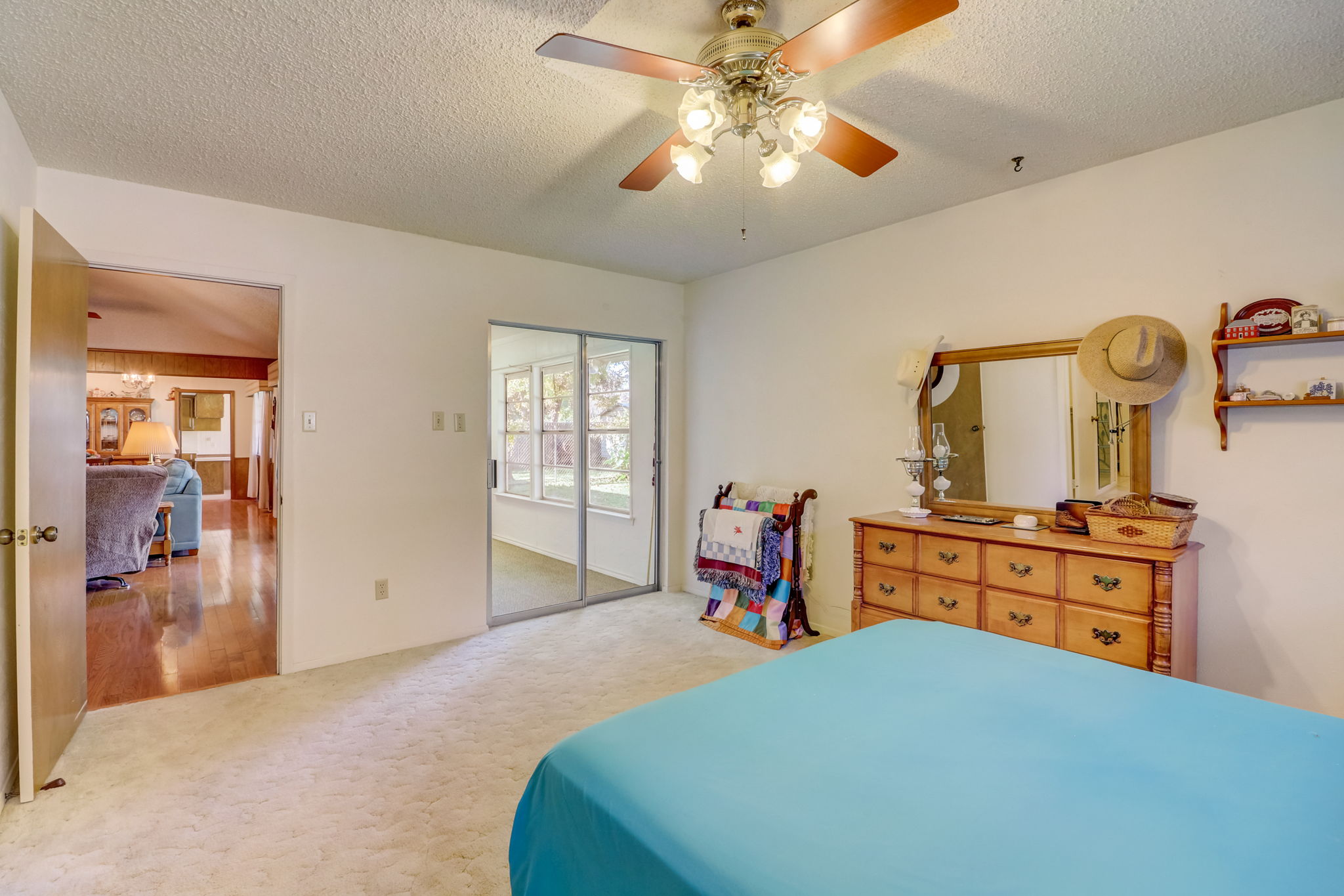 Lansdowne Dr-026