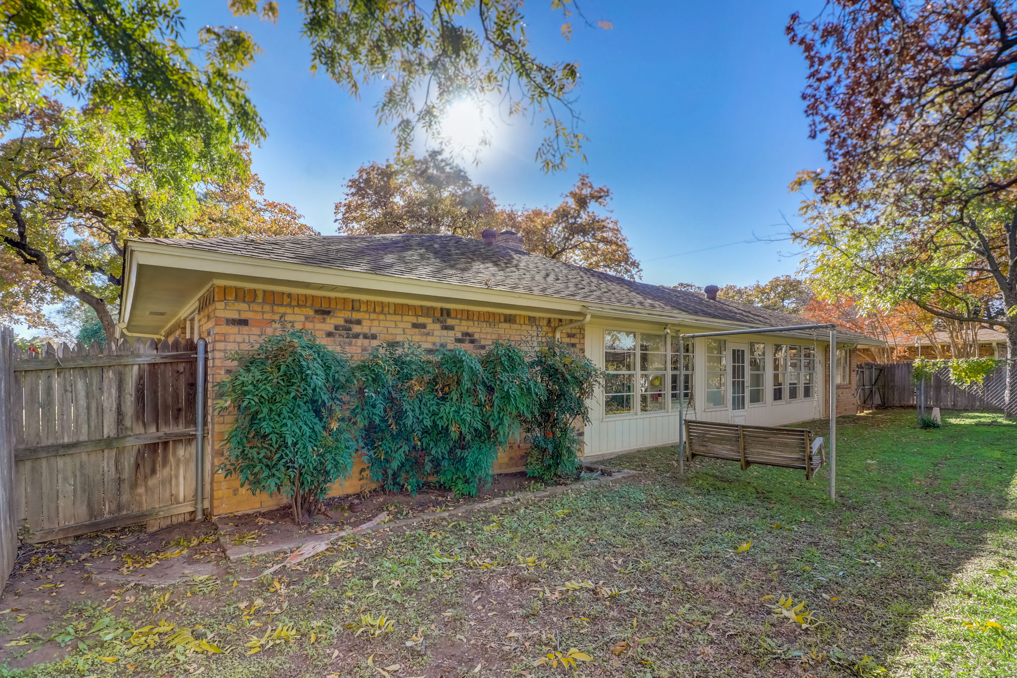 Lansdowne Dr-033