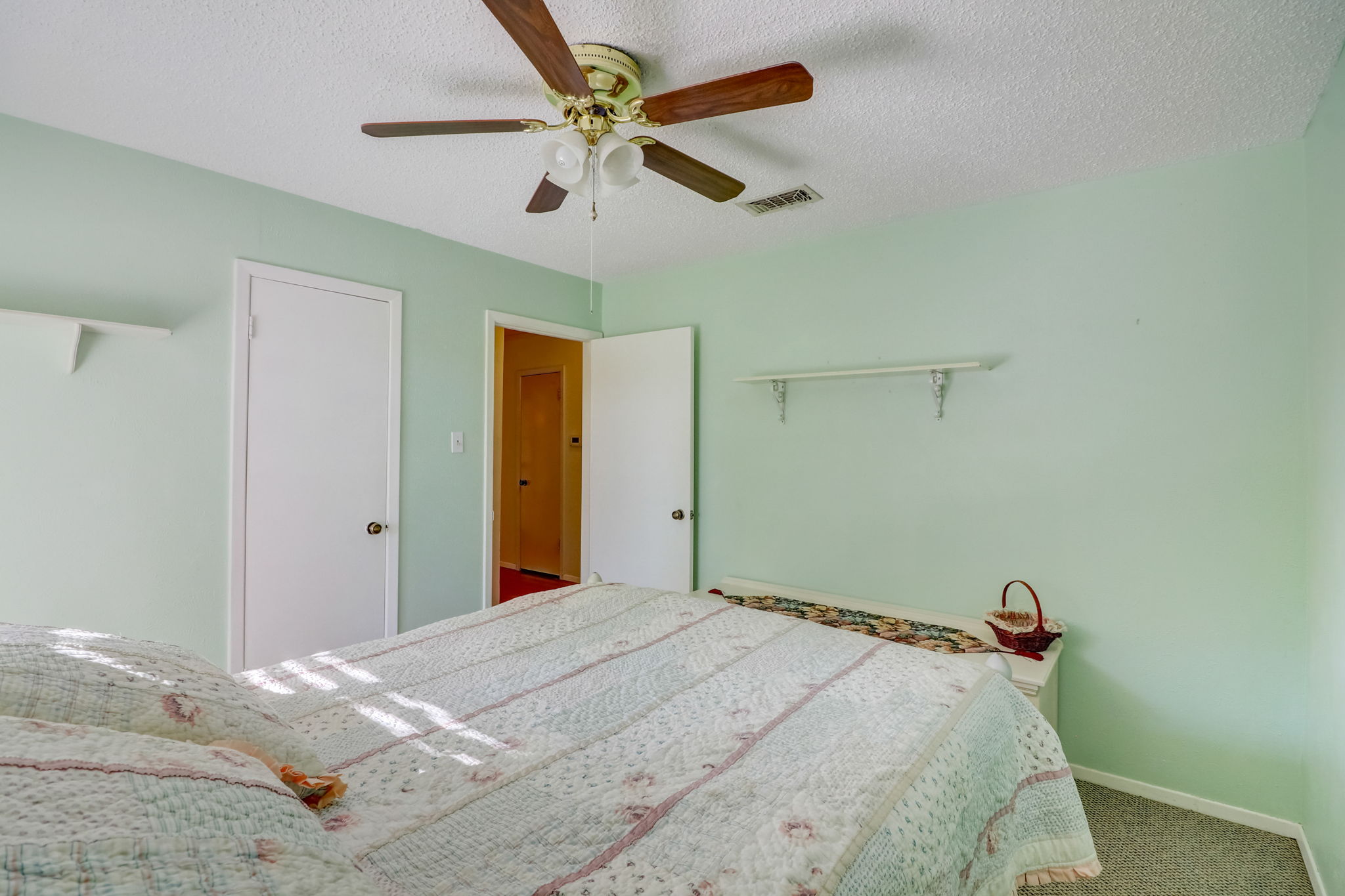Lansdowne Dr-020