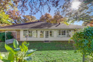 Lansdowne Dr-032