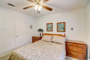 Lansdowne Dr-015