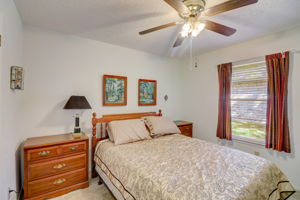 Lansdowne Dr-014