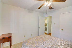 Lansdowne Dr-016