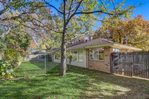 Lansdowne Dr-034