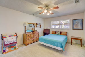 Lansdowne Dr-024