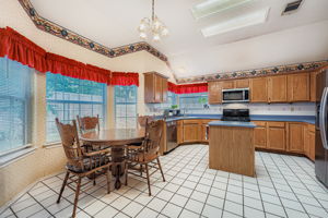 Kitchen/Breakfast Area
