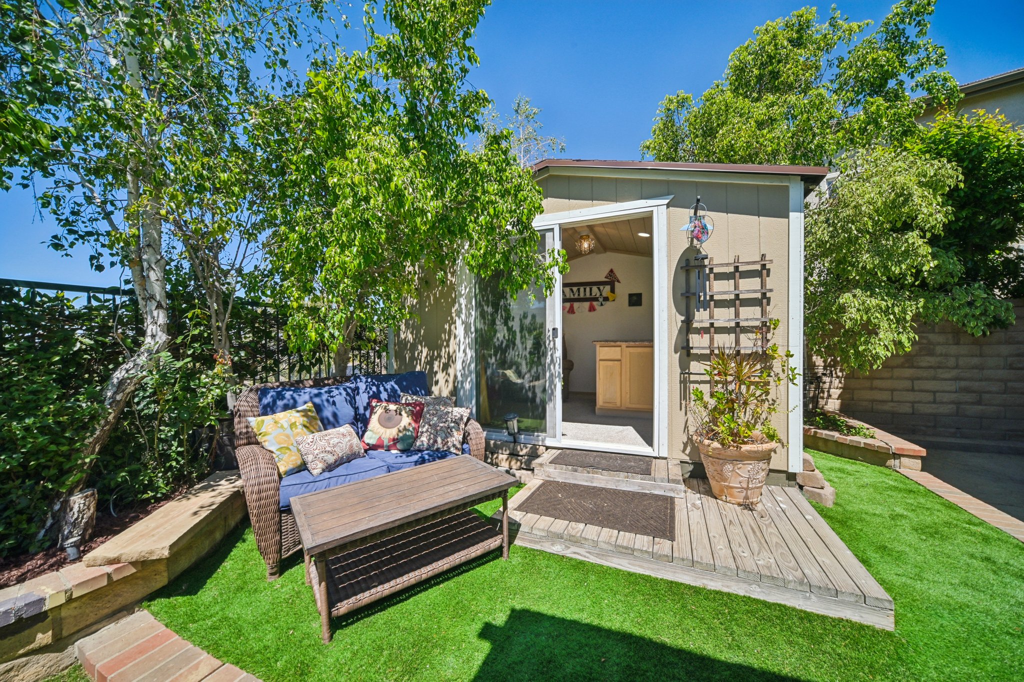 Poppy Tree Pl-S1504-049.jpg