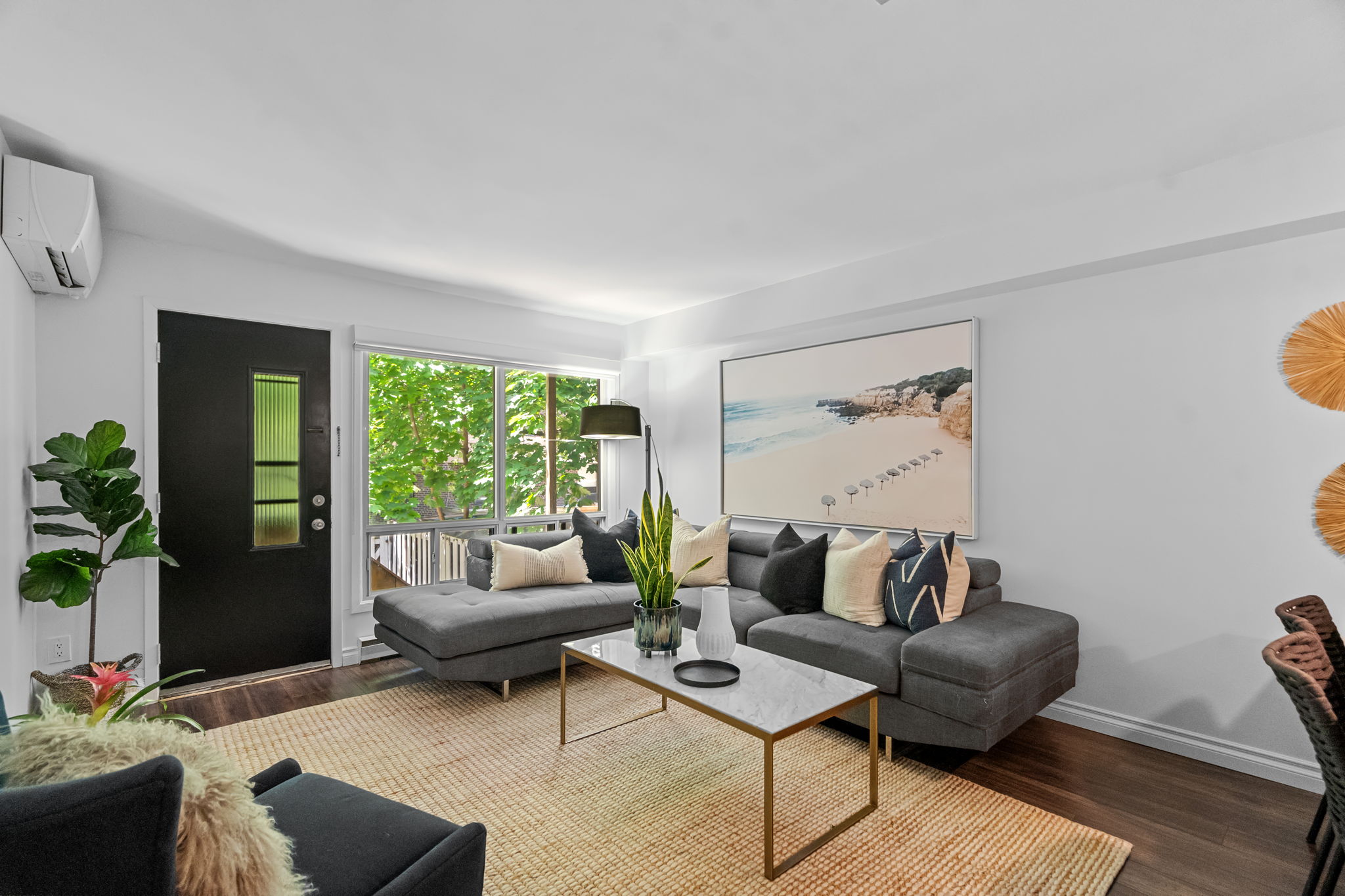 1209 Queen St E Toronto, ON M4M 3H4
