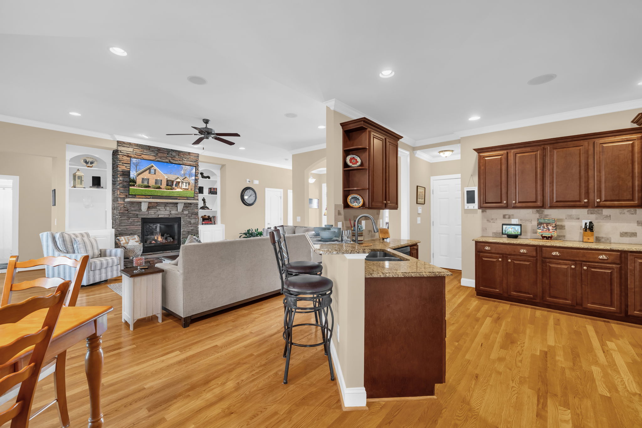 121 Bent Willow Way-25