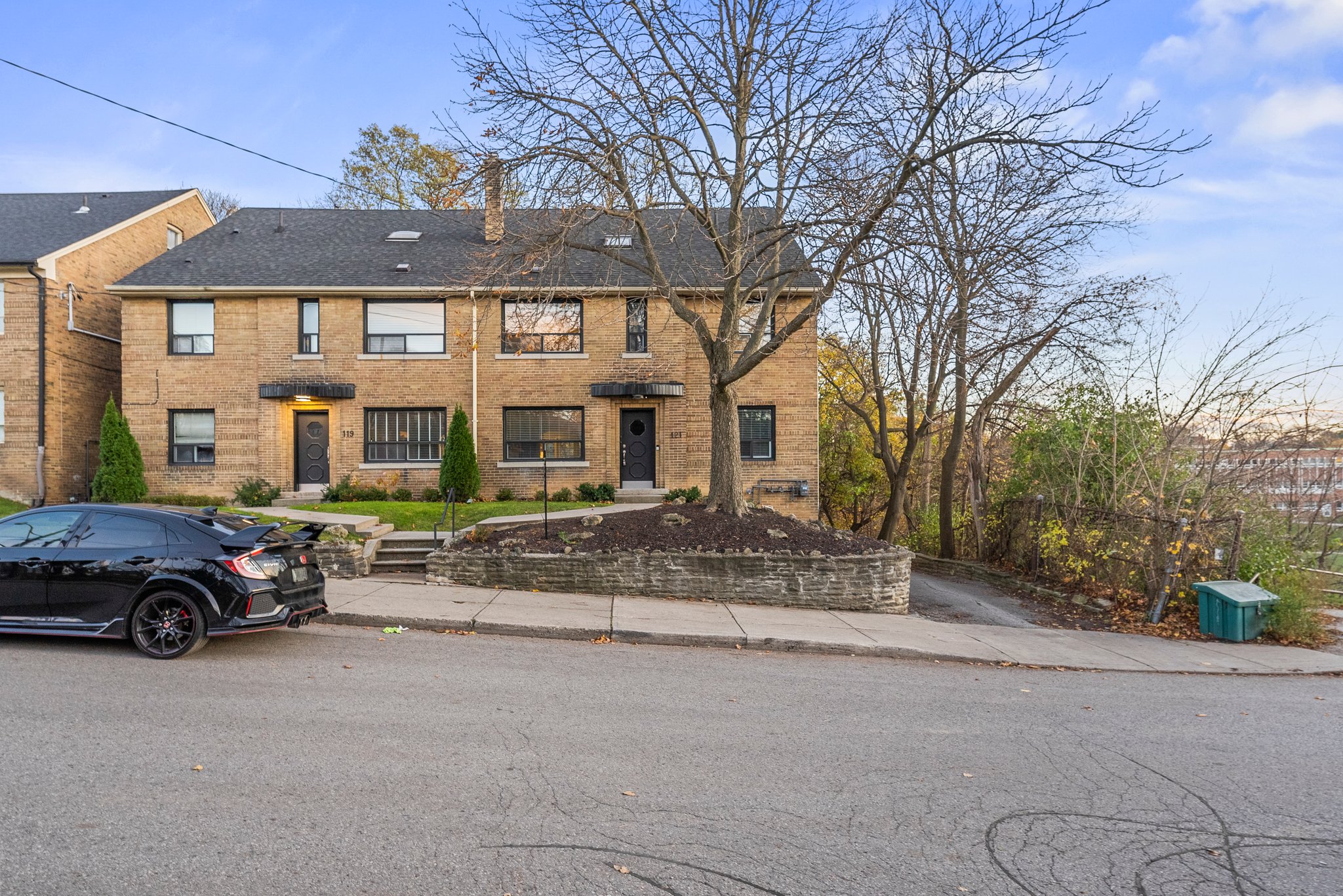 121 Cheritan Ave Unit 1 Toronto, ON M4R 1S8