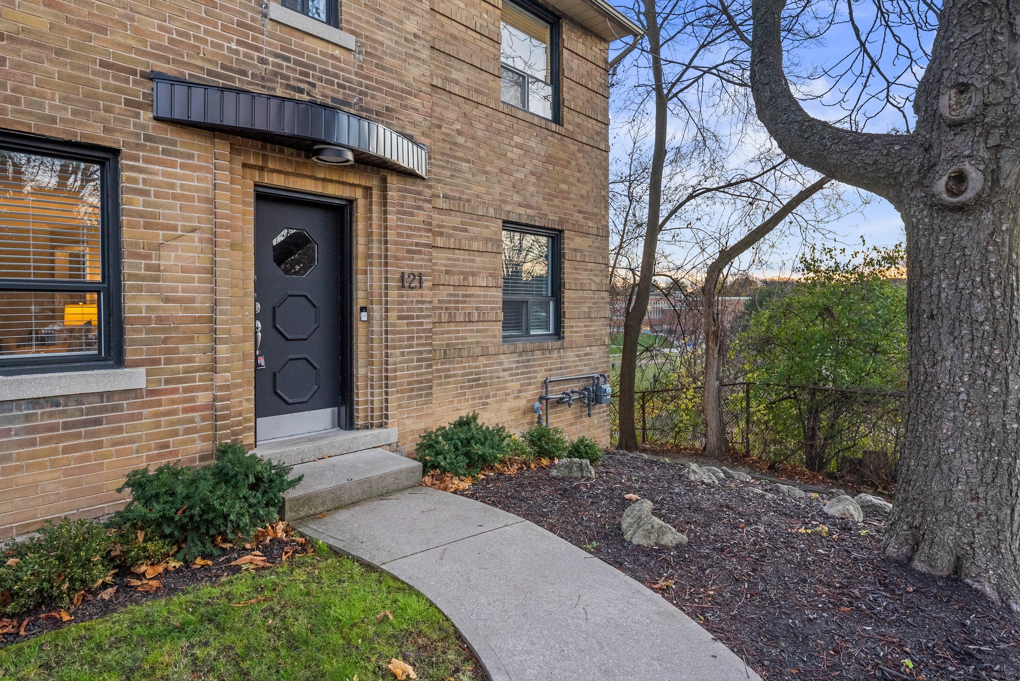 121 Cheritan Ave Unit 1 Toronto, ON M4R 1S8