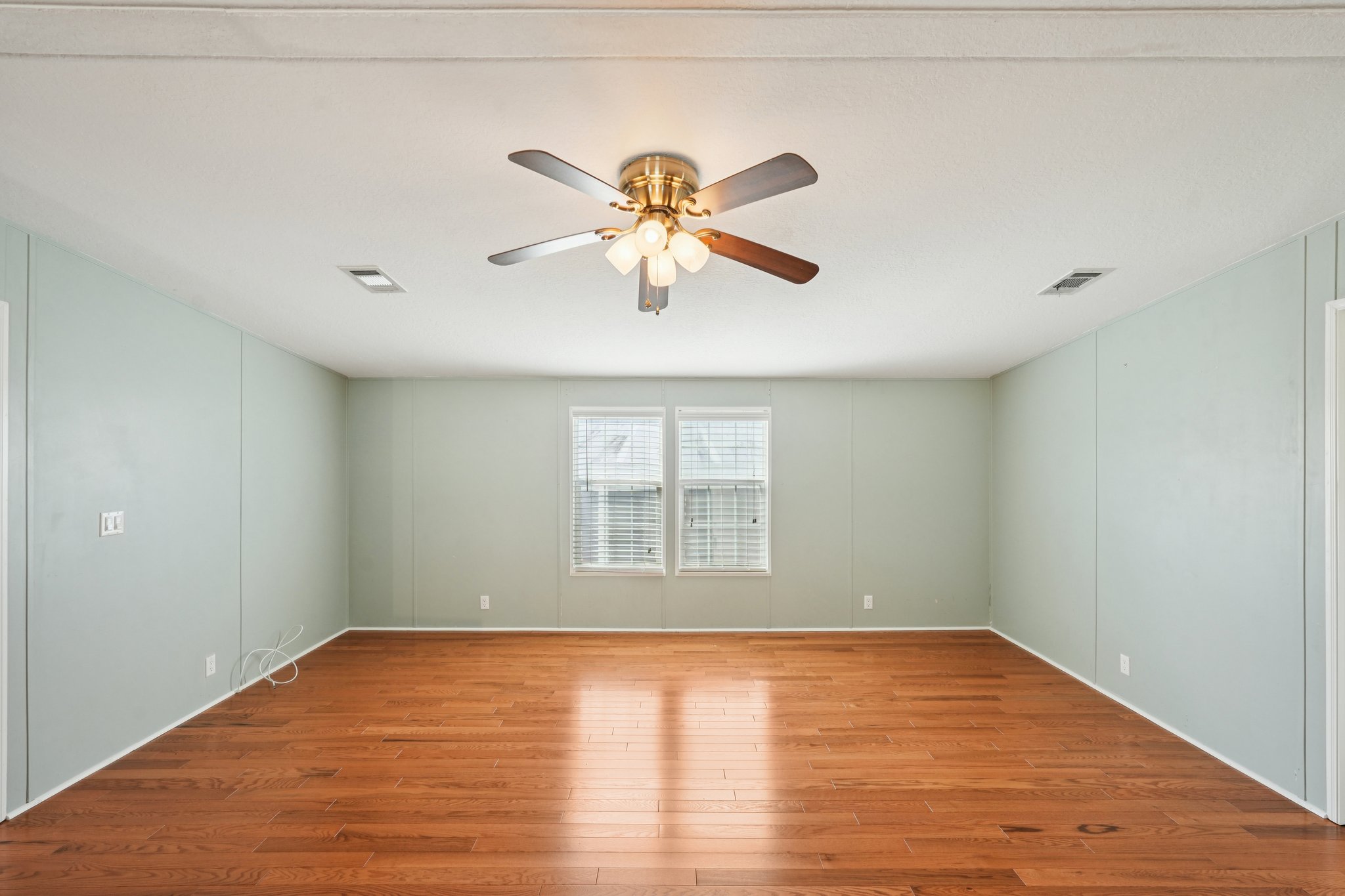 Kim Dr-S2802-011.jpg