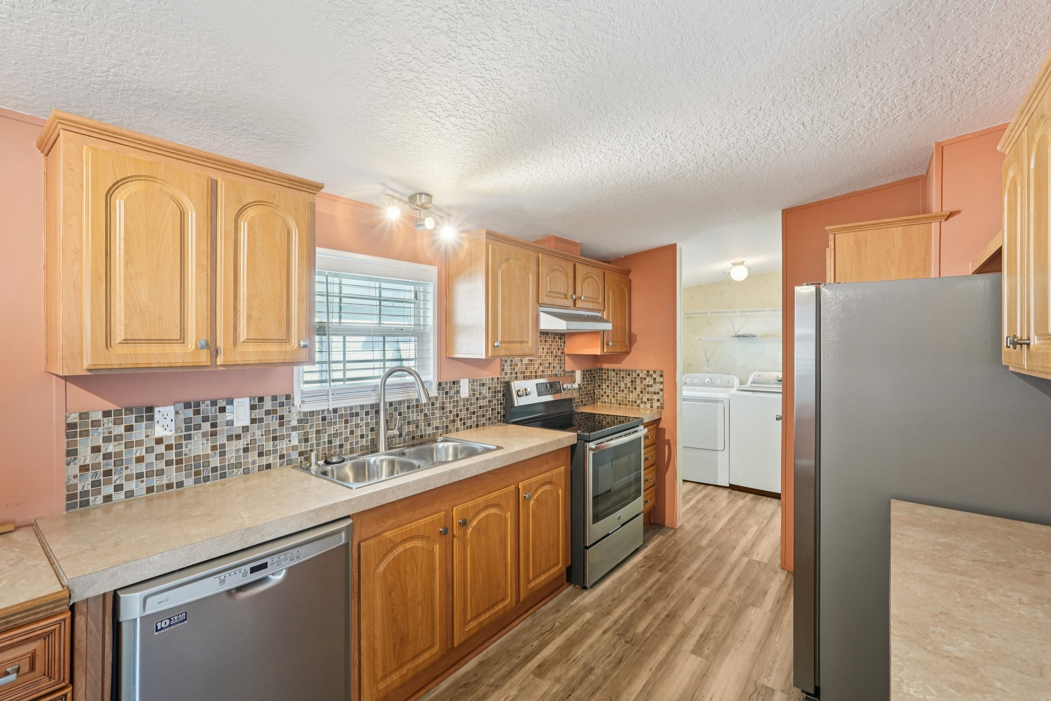 Kim Dr-S2802-015.jpg