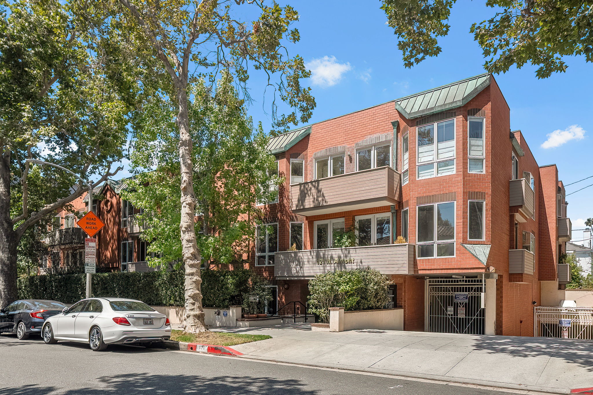 121 N Almont Drive 201-1