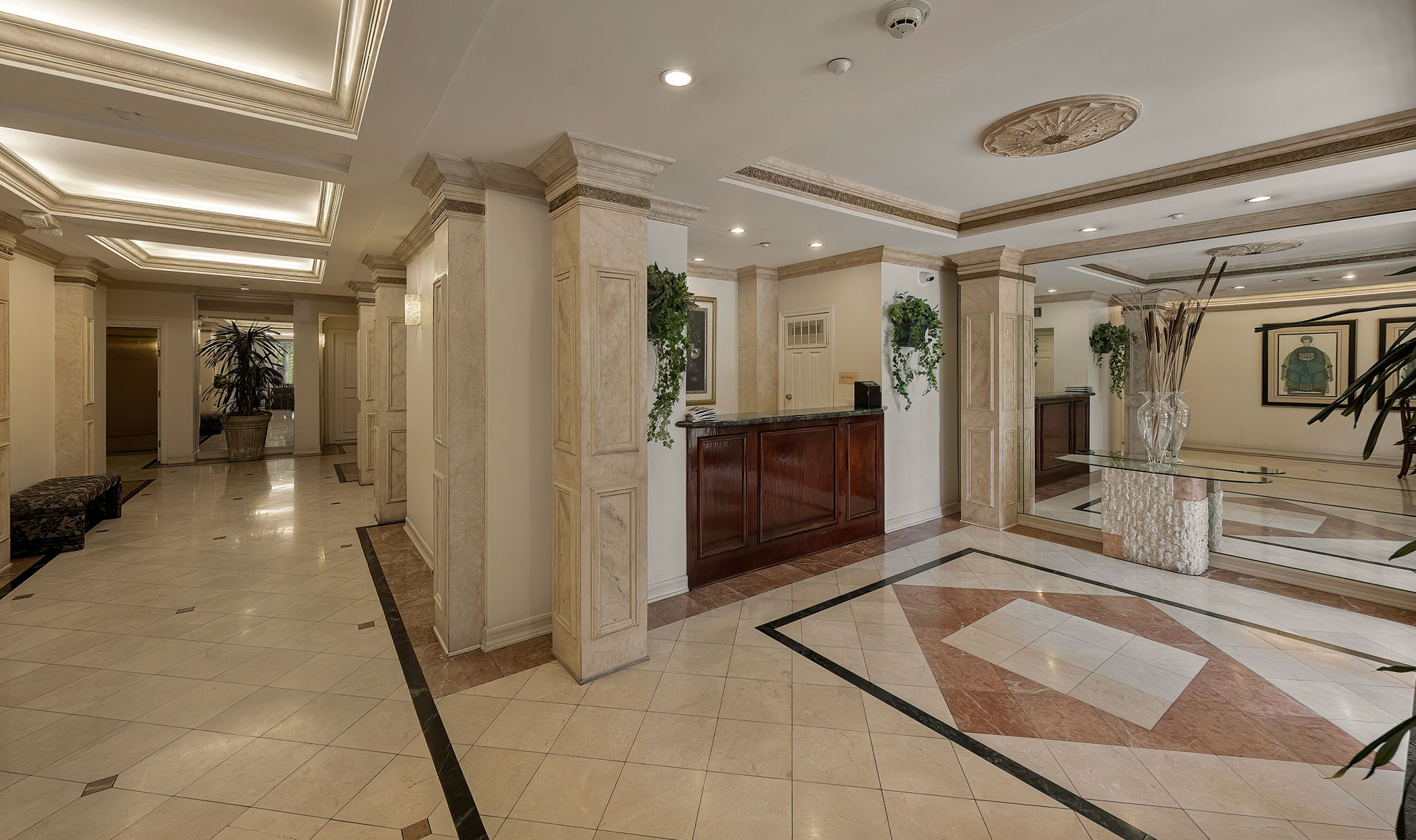 121 N Almont Drive 201-4