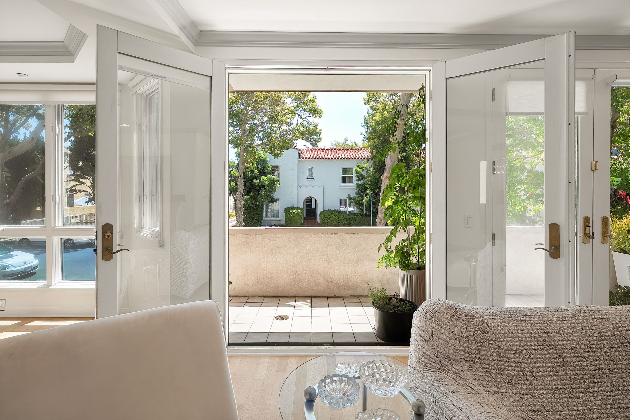 121 N Almont Drive 201-13