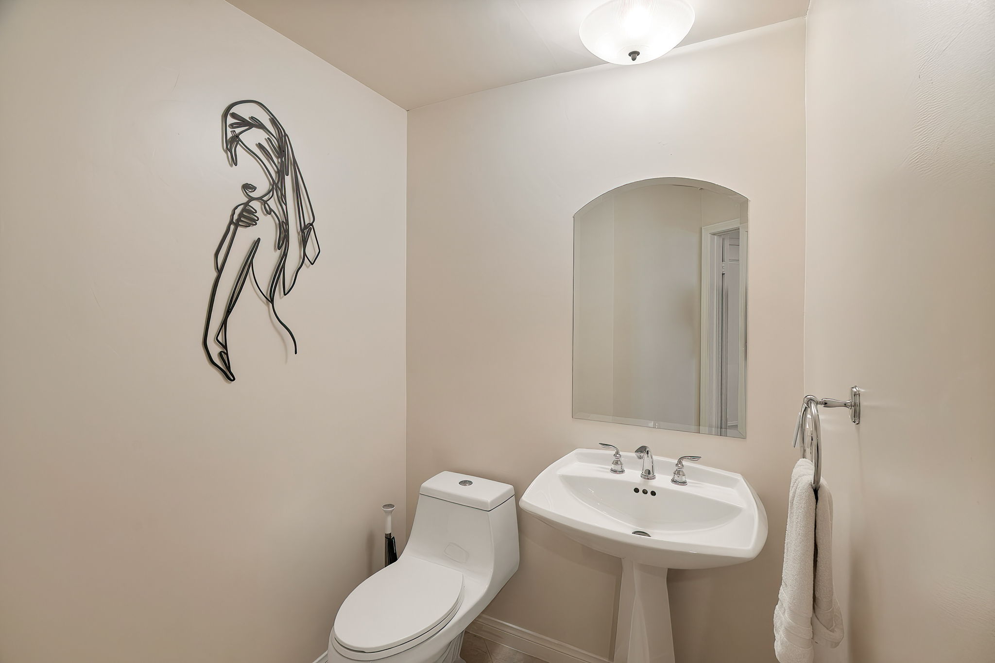 121 N Almont Drive 201-24