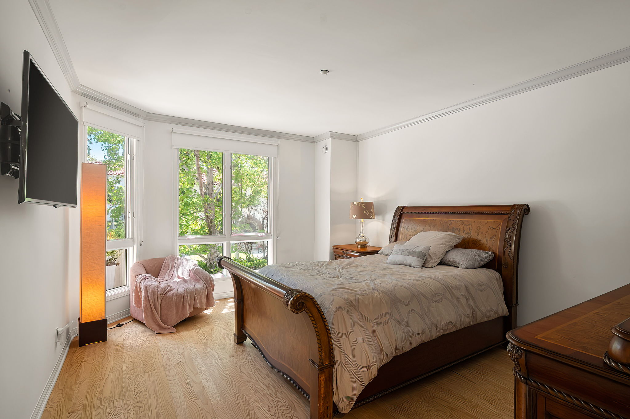 121 N Almont Drive 201-27