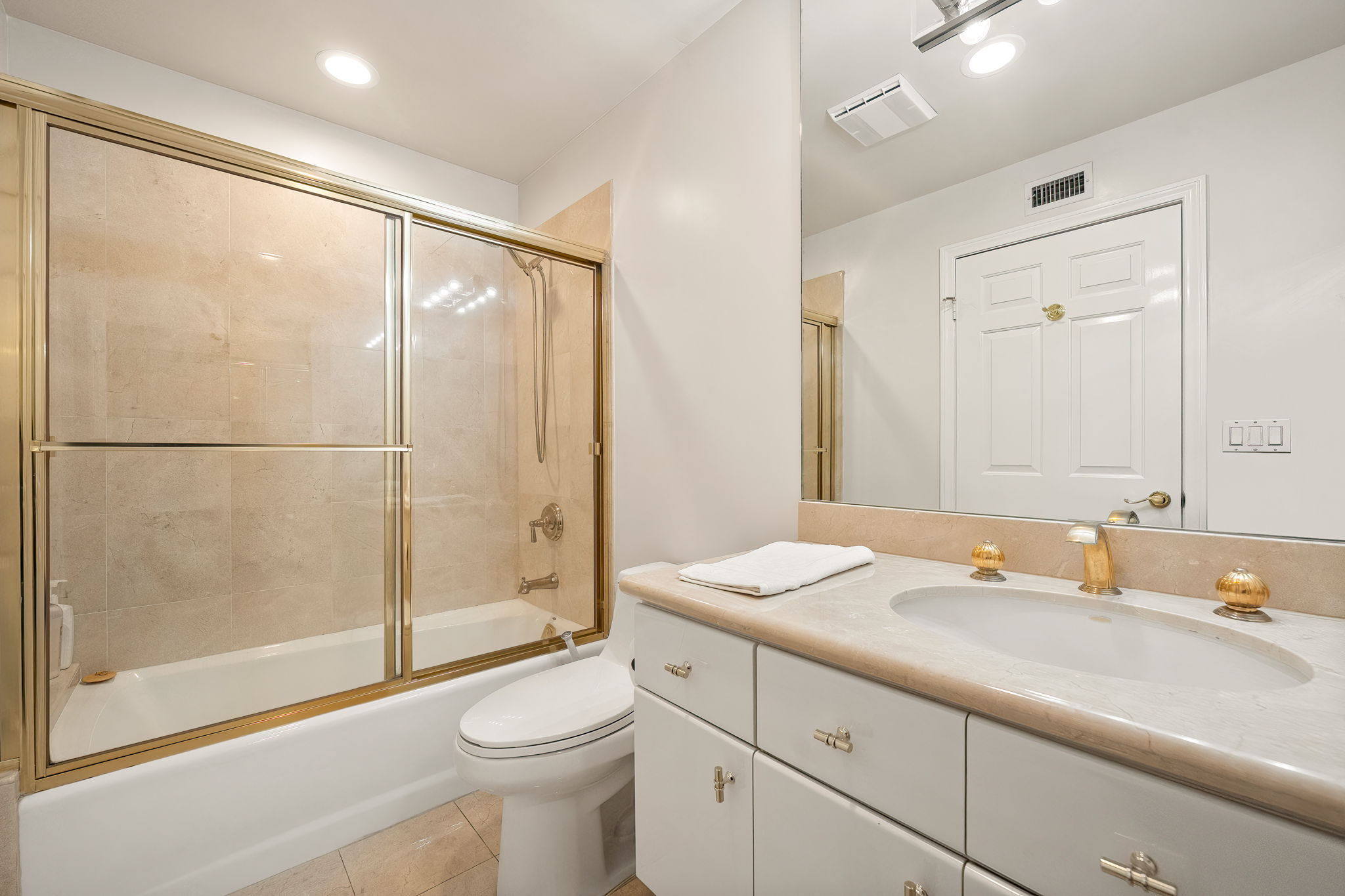 121 N Almont Drive 201-33
