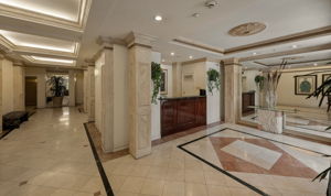 121 N Almont Drive 201-4