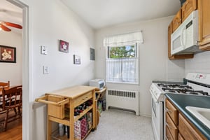 N Broadway 12A-S0810-012.jpg