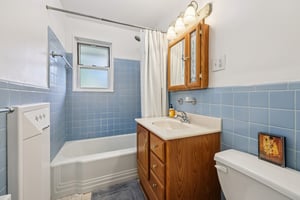 N Broadway 12A-S0810-017.jpg