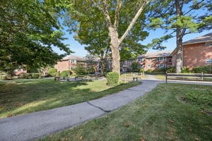 N Broadway 12A-S0810-020.jpg