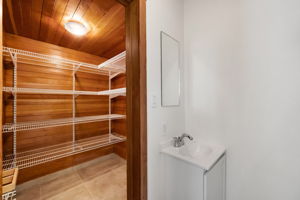 Bathroom 3 to Storage