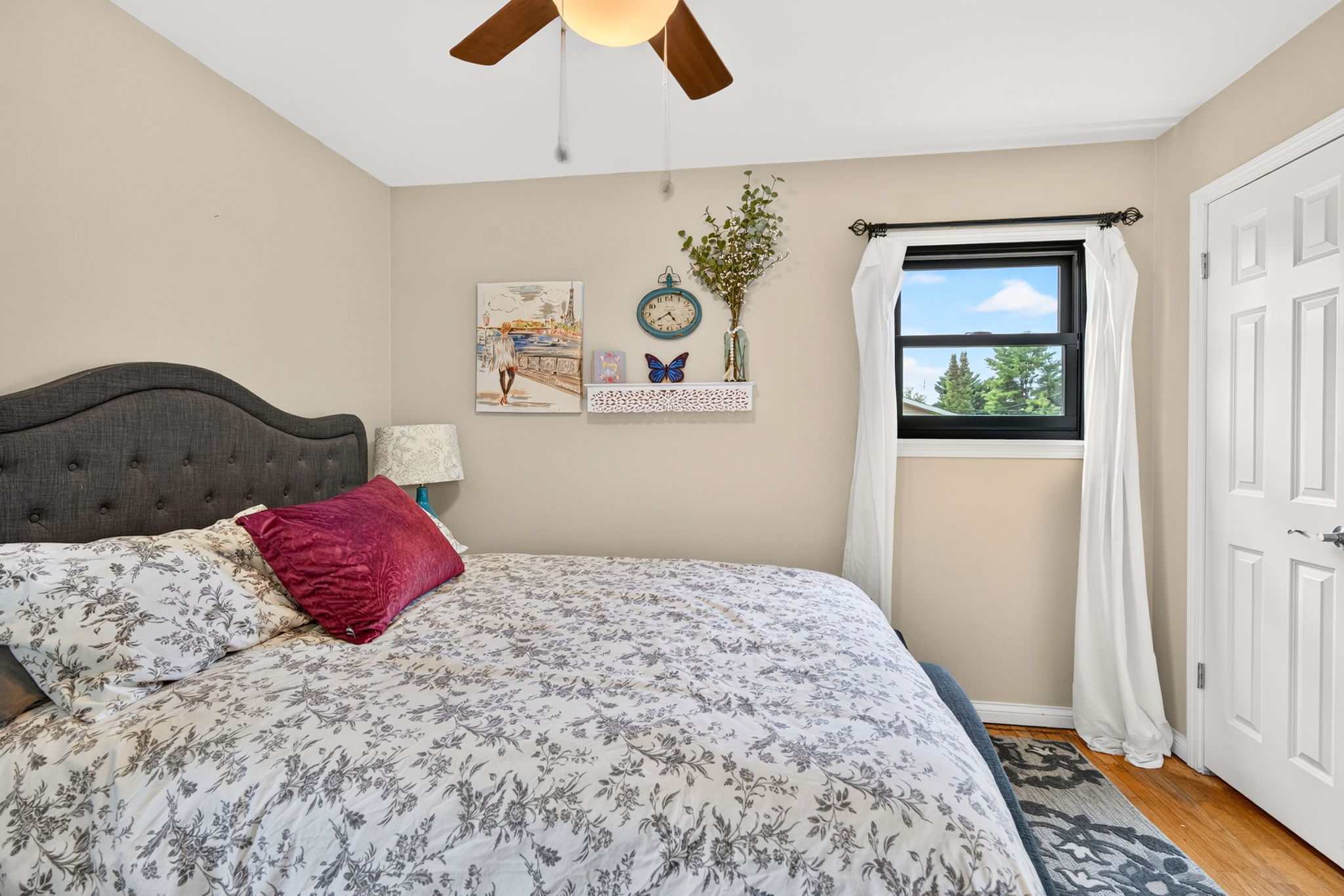 121 Queen Dr 15