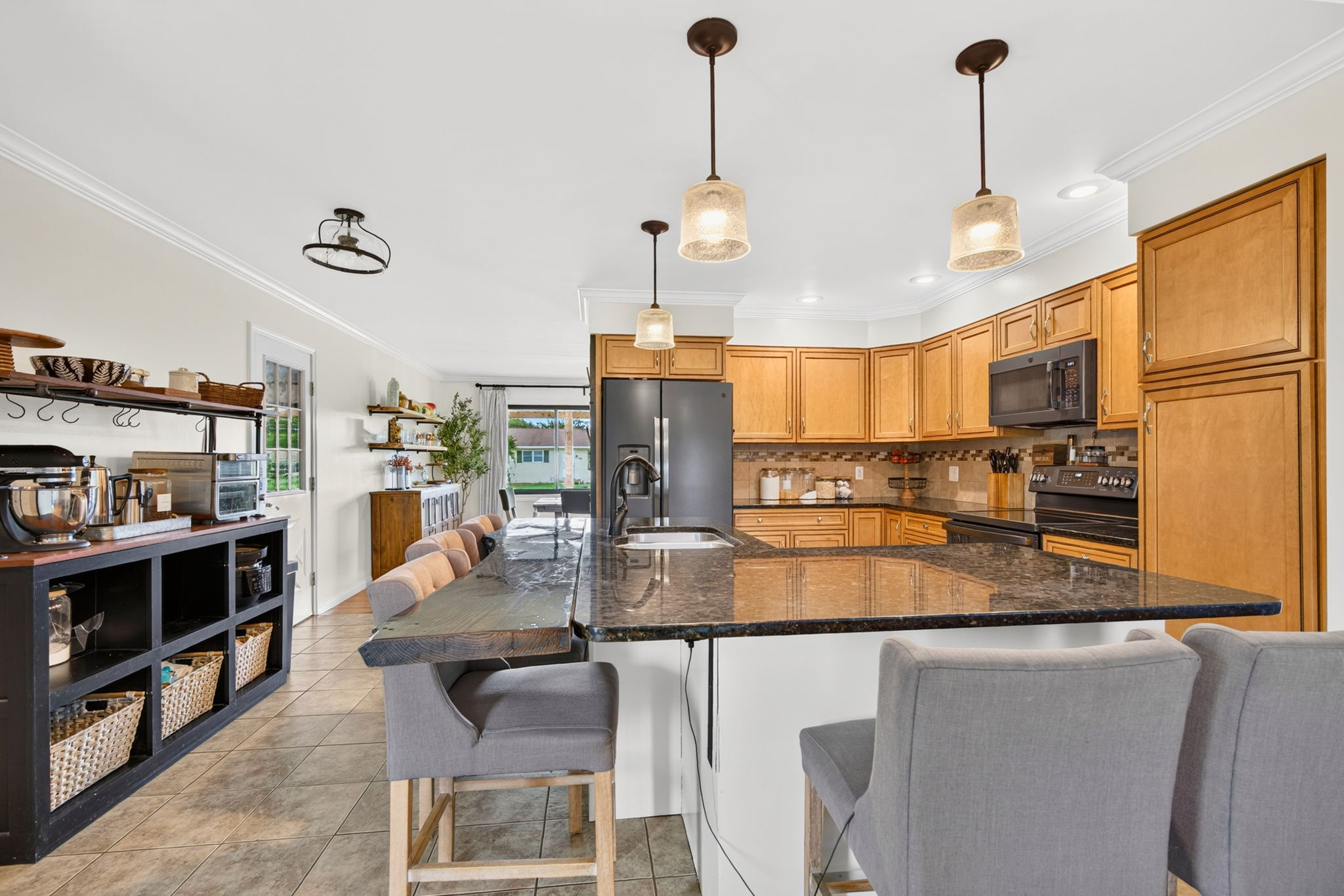 121 Queen Dr 29