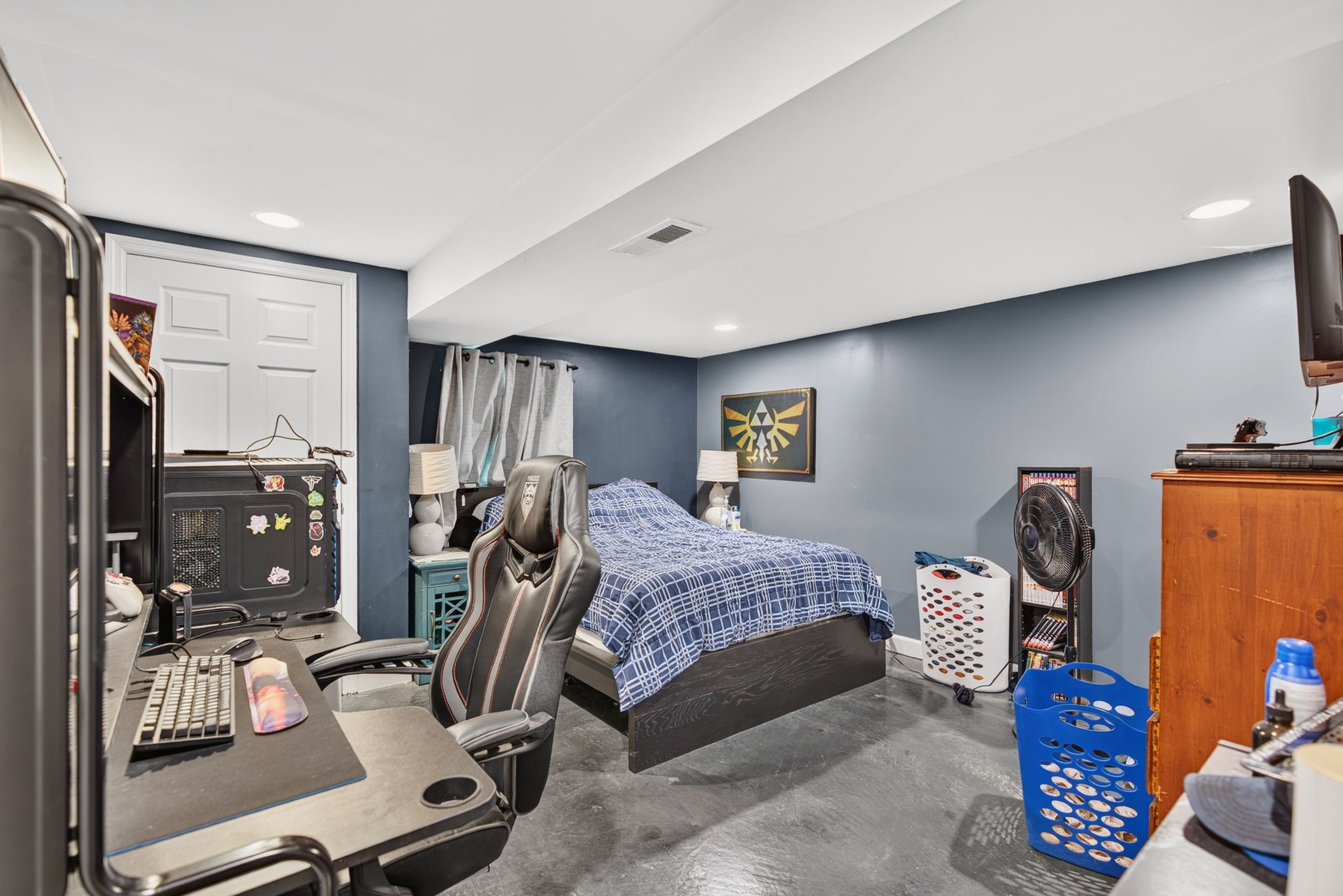 121 Queen Dr 46