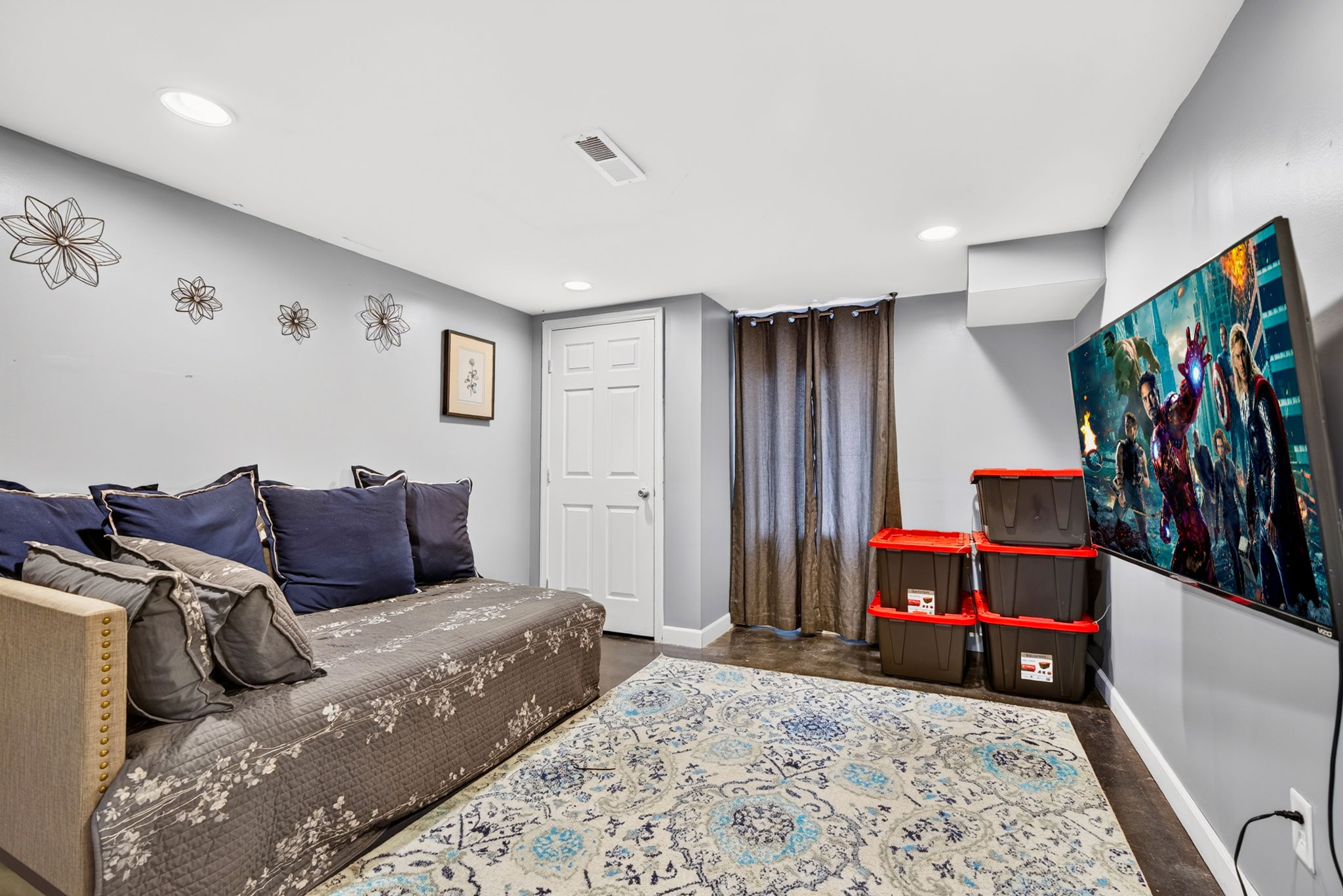 121 Queen Dr 49