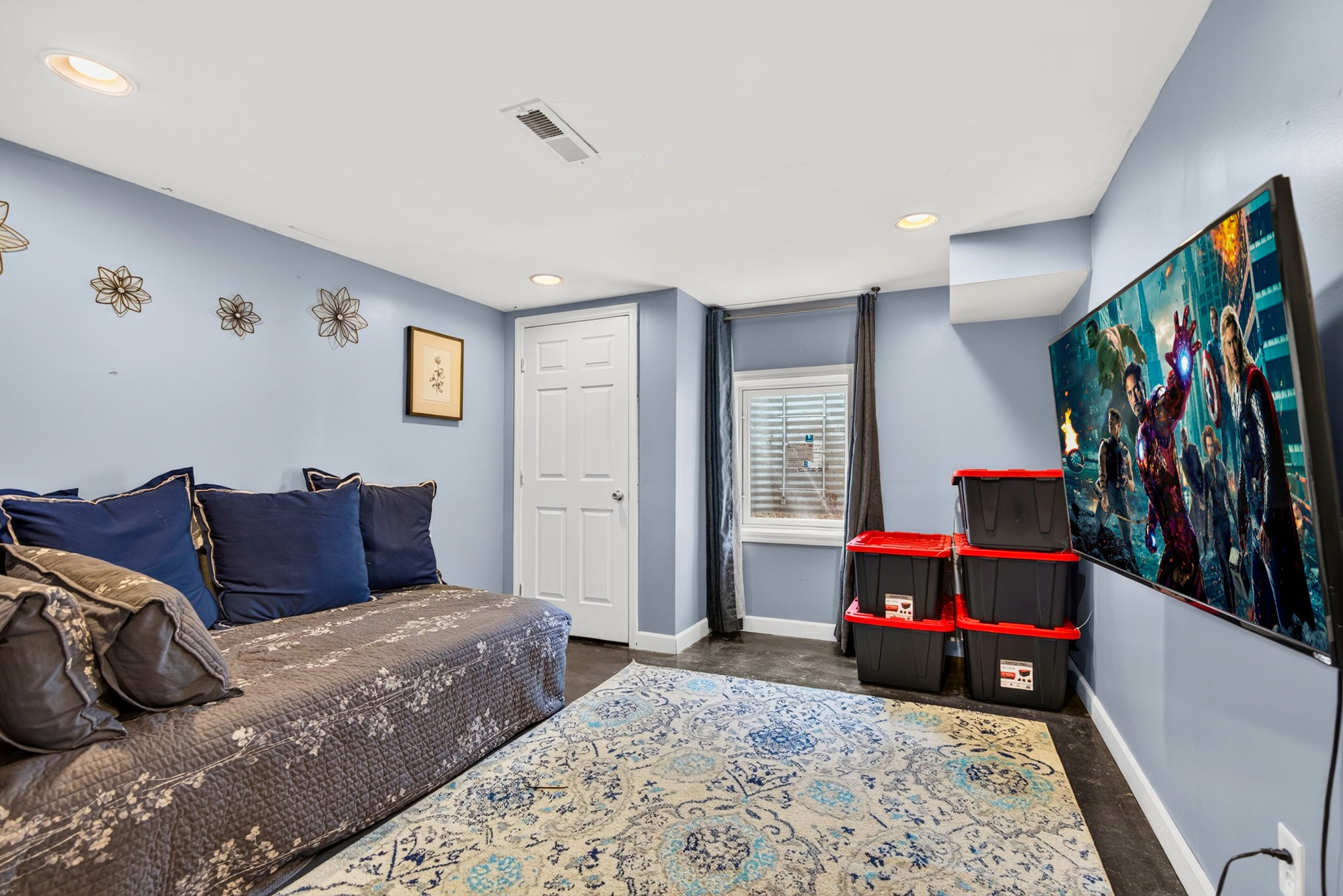 121 Queen Dr 50