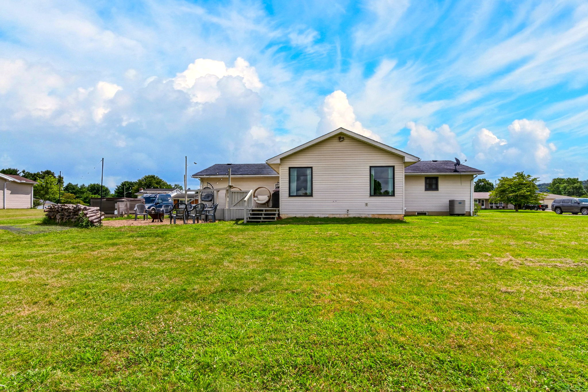 121 Queen Dr 51