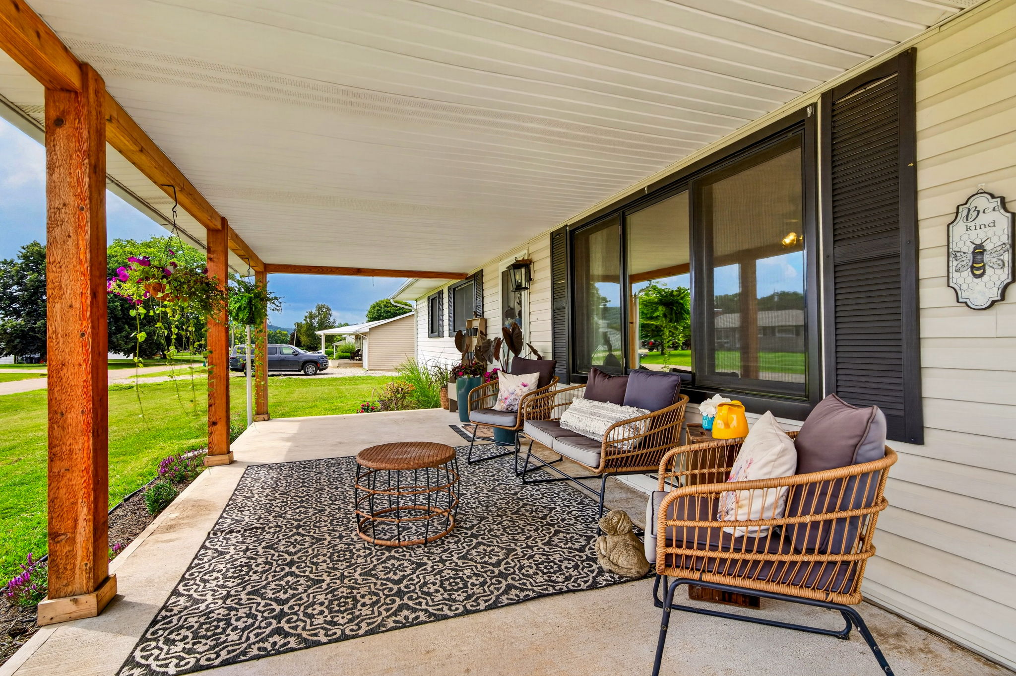 121 Queen Dr 65