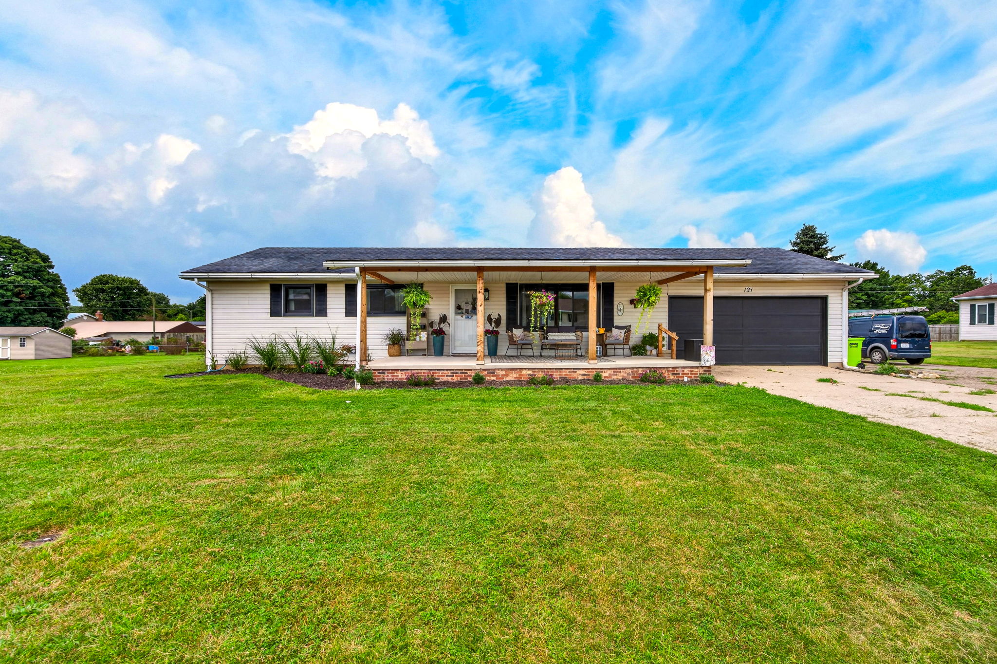 121 Queen Dr 69