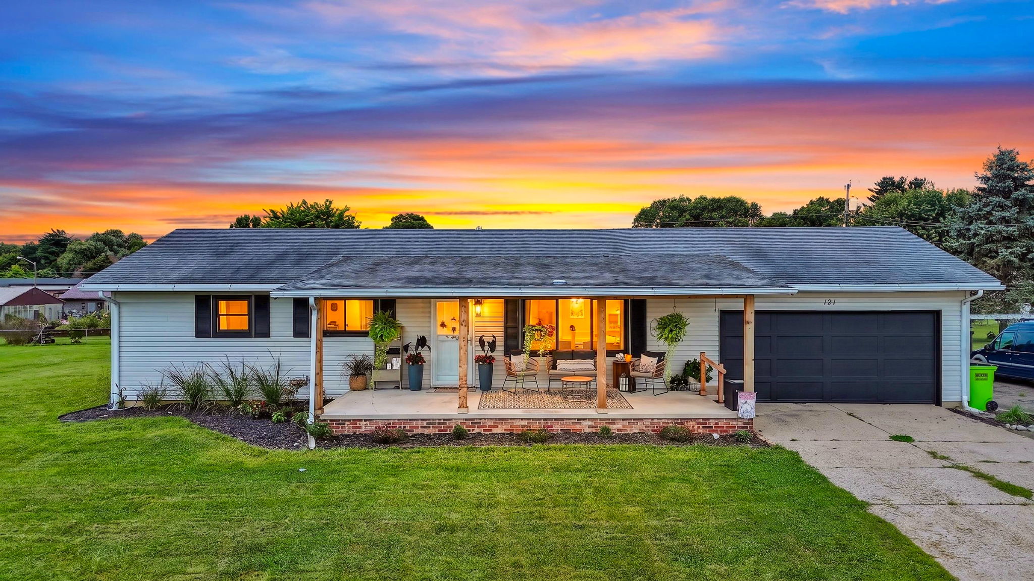121 Queen Dr Virtual Twilight 1