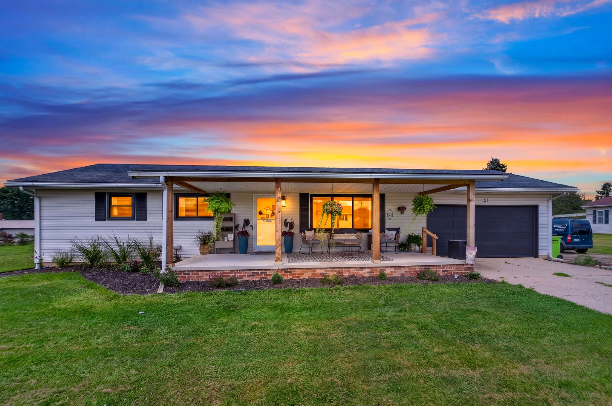 121 Queen Dr Virtual Twilight 2