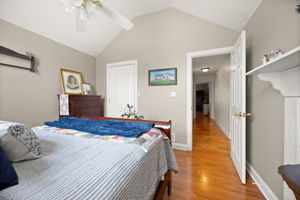  Photo 44