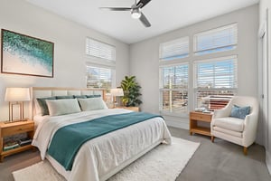 DSC02082 virtually staged.jpeg