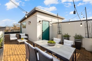 DSC02130 virtually staged.jpeg