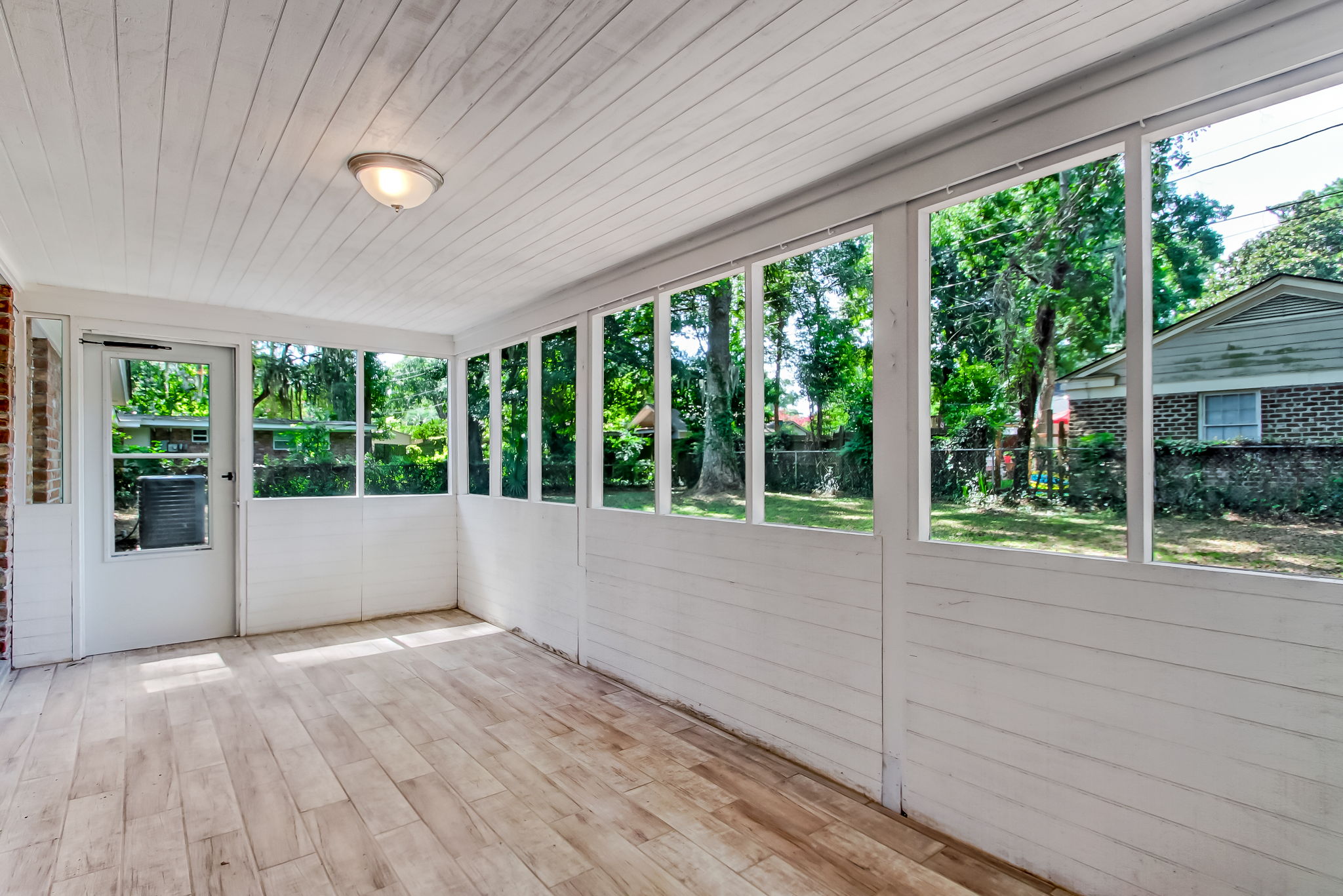 Screened-in Porch