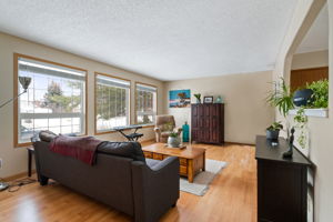 1210 Murdoch St, Crossfield, AB T0M 0S0, Canada Photo 6