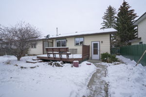 1210 Murdoch St, Crossfield, AB T0M 0S0, Canada Photo 34