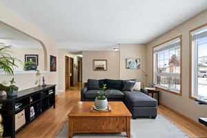 1210 Murdoch St, Crossfield, AB T0M 0S0, Canada Photo 9
