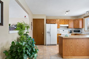 1210 Murdoch St, Crossfield, AB T0M 0S0, Canada Photo 11