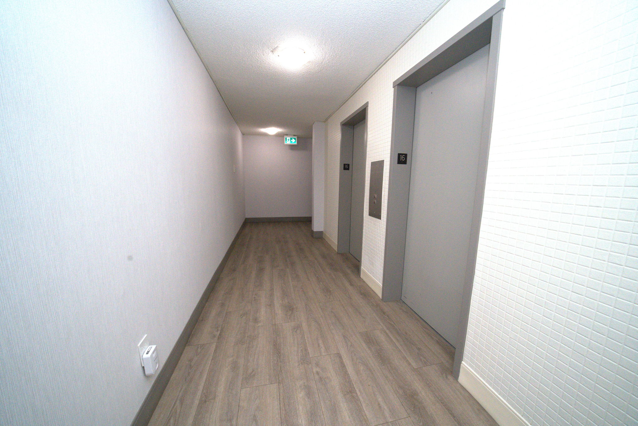  Photo 31